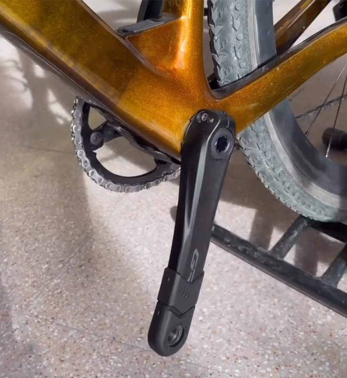 페달레(PEDALE) AMS Crank Defender. BLACK