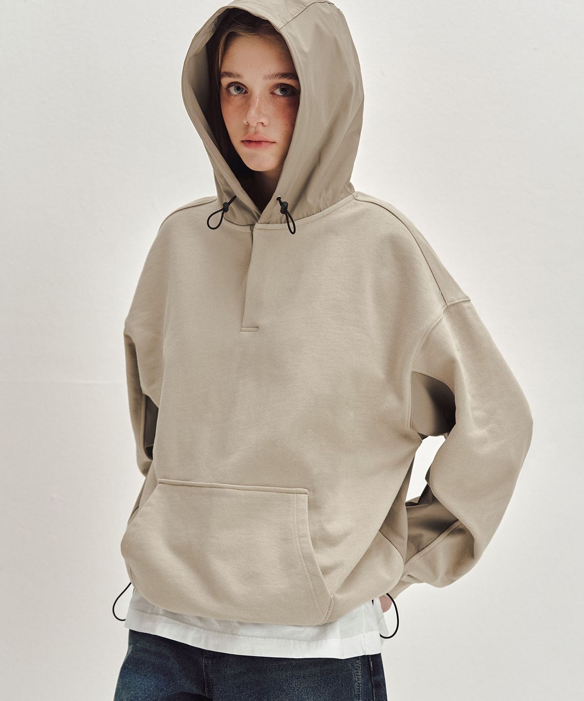 세컨모놀로그(SECONDMONO) 나일론 디멘션 블록 스트링 후디 [BEIGE]_SETS049BEIGE