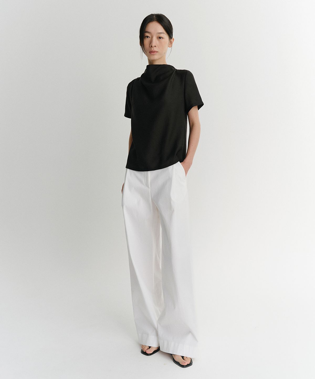 이아(EAAH) SIDE TUCK PANTS (WHITE)