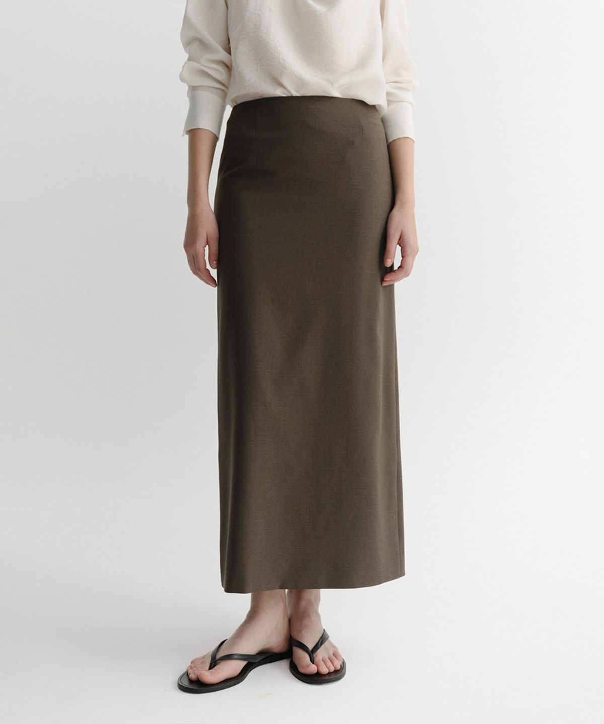 이아(EAAH) MAXI SLIT SKIRT (TAUPE)
