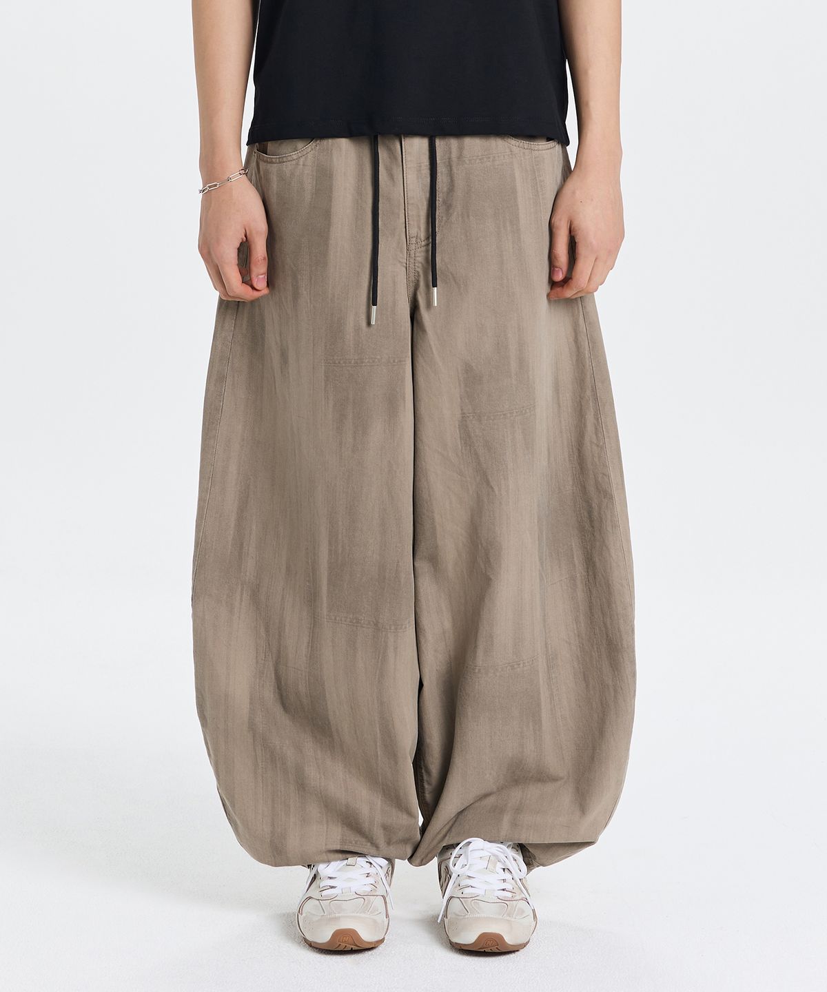 기철(KICHUL) Dyed balloon cotton pants (washed beige)