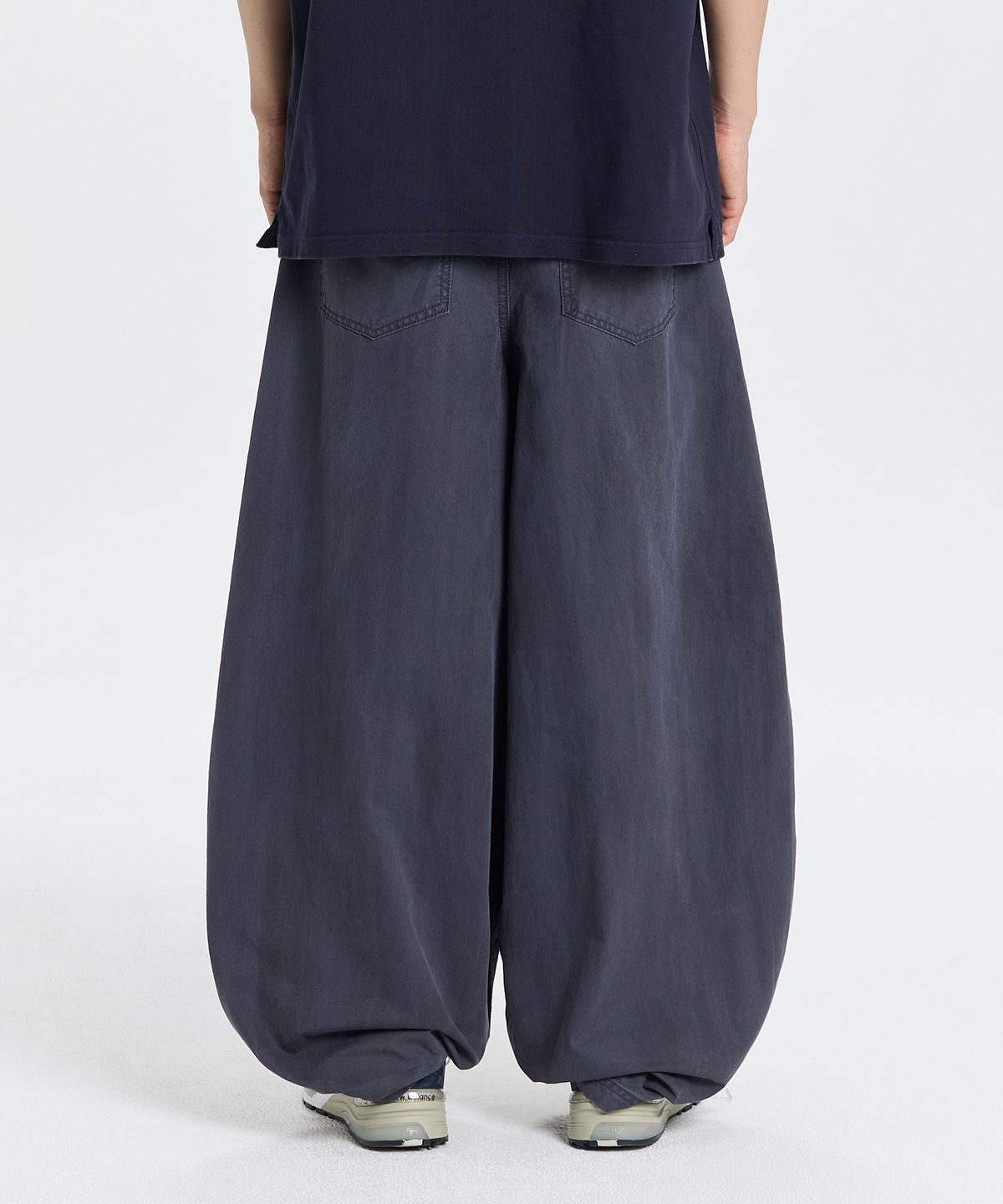기철(KICHUL) Dyed balloon cotton pants (greyish charcoal)