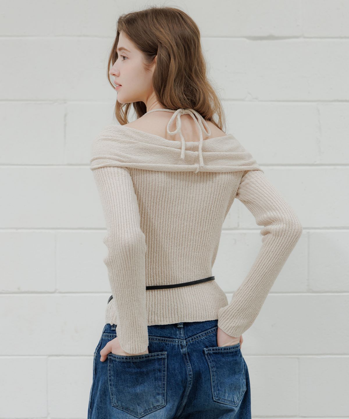 판도라핏(PANDORAFIT) Twisted Off-Shoulder Knit