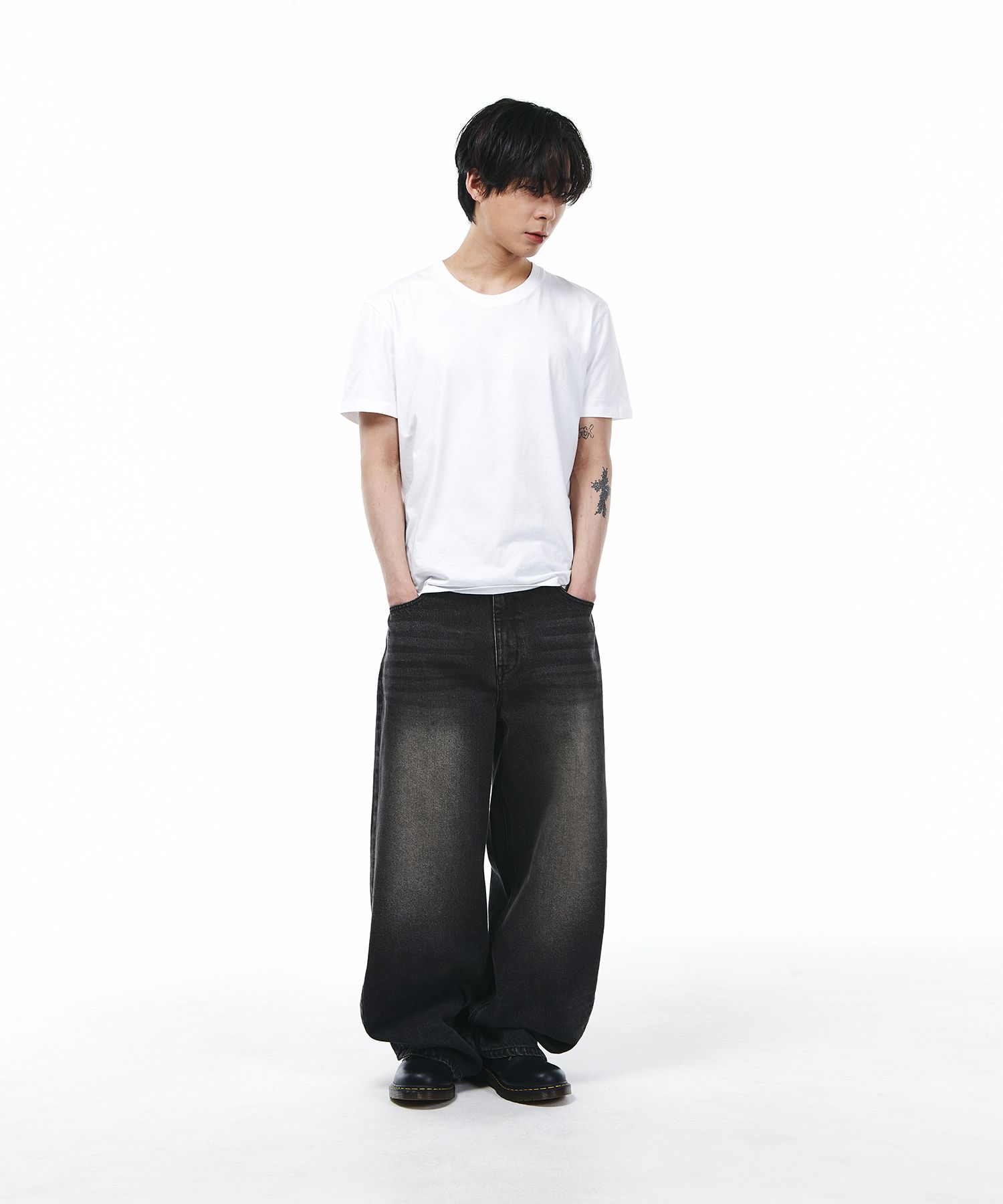 MUSINSA | SIGNATURE Balloon fit curved denim pants [black]