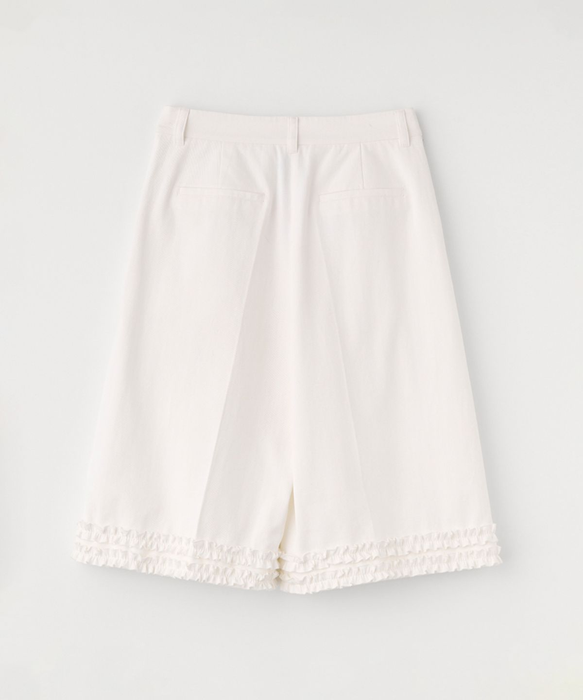 셀리테일즈(CELITAILS) BERMUDA TWO TUCK FRILL PANTS_WHITE