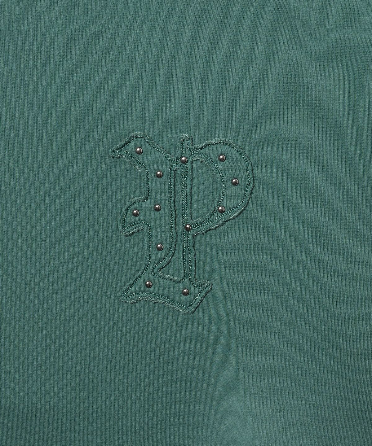 피지컬 디파트먼트(PHYSICAL DEPARTMENT) 스터드 고딕 로고 아플리케 스프레이 다잉 후드_빈티지 그린