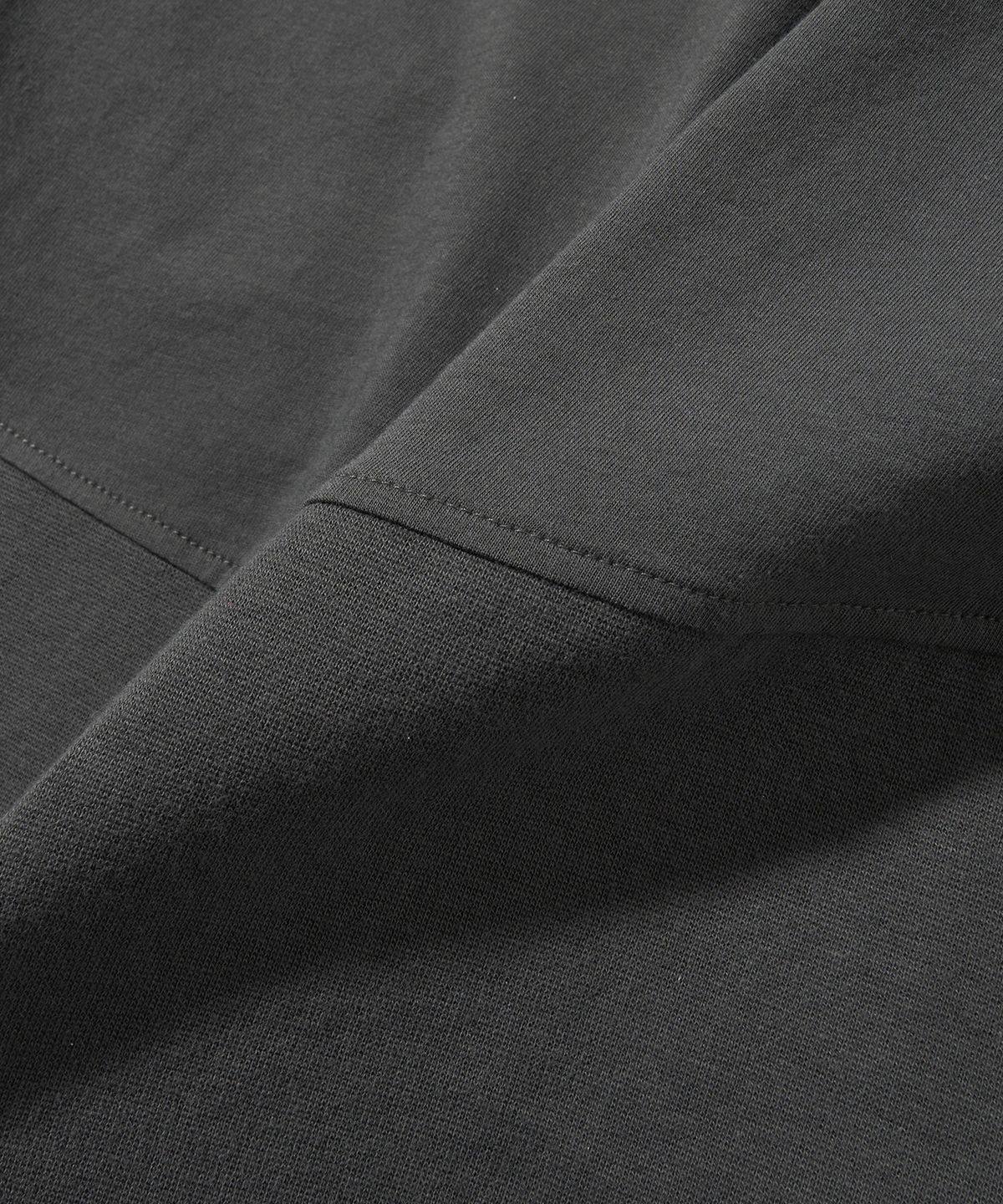 피지컬 디파트먼트(PHYSICAL DEPARTMENT) 우먼즈 슬림핏 크롭 후드 집업_차콜