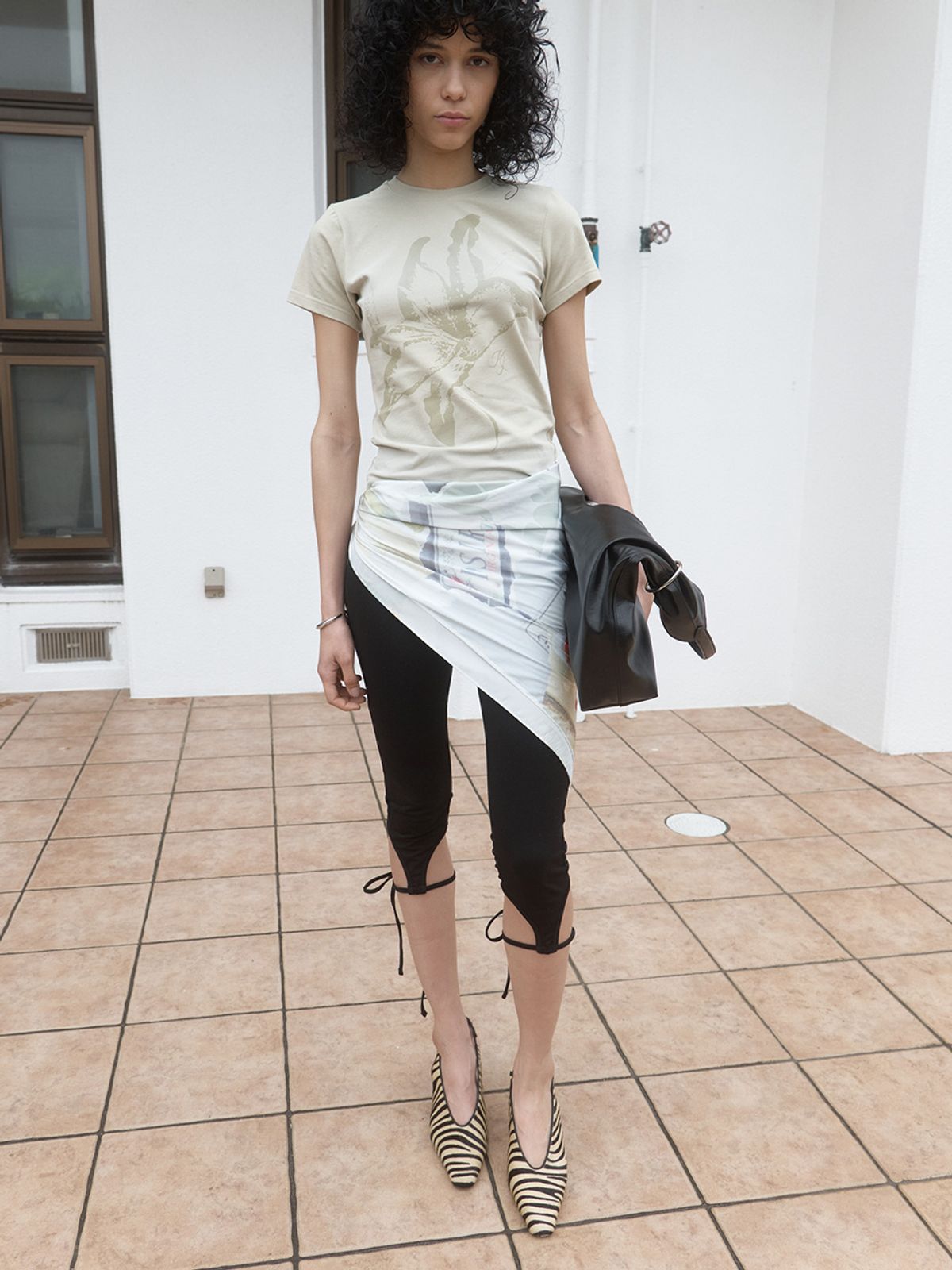 기준(KIJUN) Capri Leggings Black