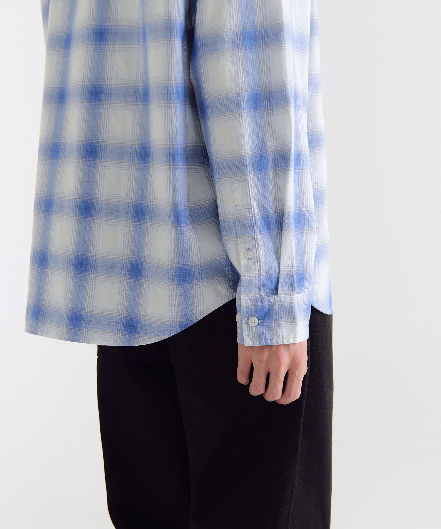 ★MUSINSA STANDARD★ Relaxed ombre check shirt white blue MM MUSINSA | MUSINSA STANDARD Relaxed Ombre Check Shirt [White