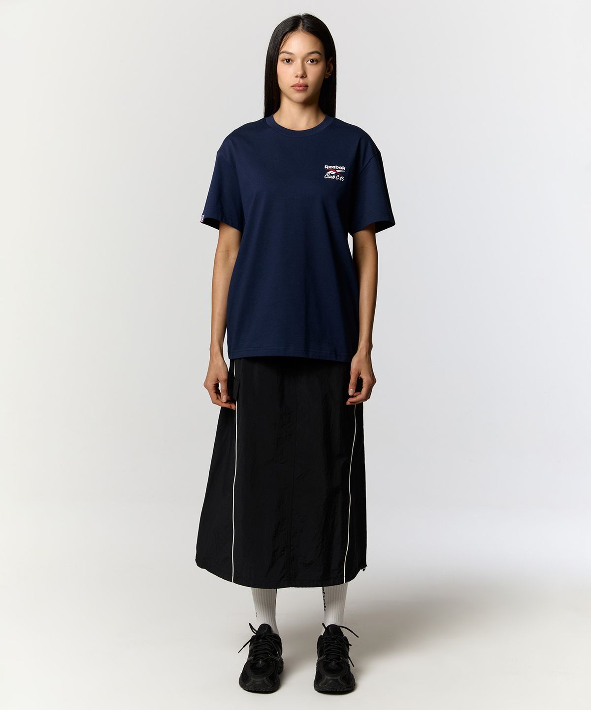 리복(REEBOK) 클럽C 40주년 그래픽 티셔츠 - 네이비