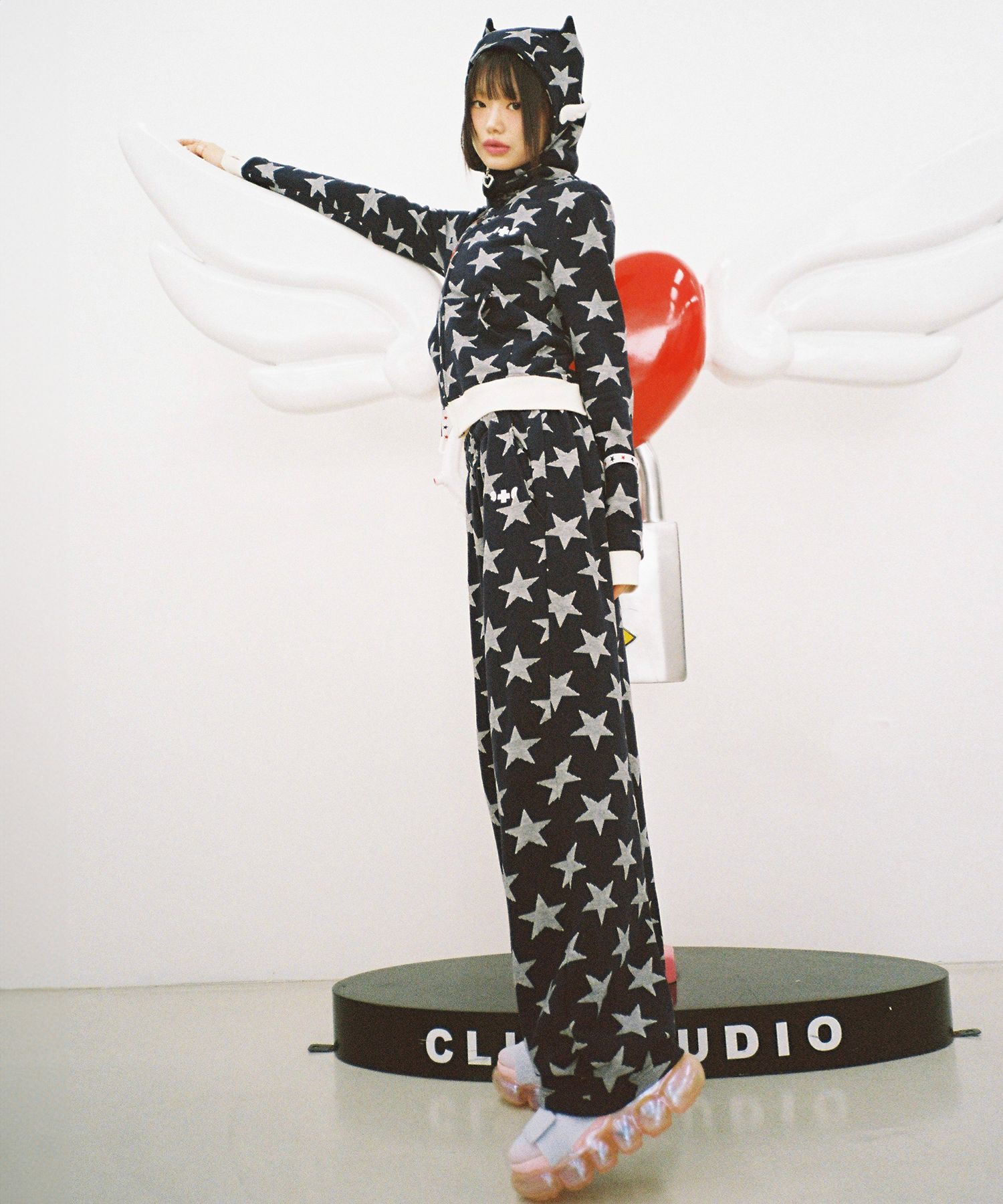 ★2025SS新作★CLUT STUDIO★Angel of Star Wing Track Pants MUSINSA | CLUT STUDIO Star Angel Wings Track Pants - Navy