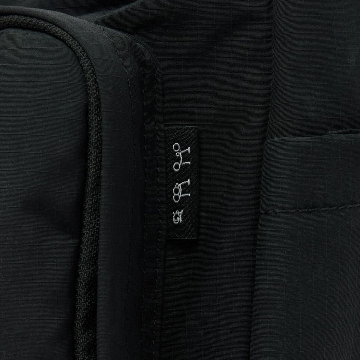 브롬톤 런던(BROMPTON LONDON) TASLAN RIPSTOP HOBO BAG - BLACK (P255ACR402)