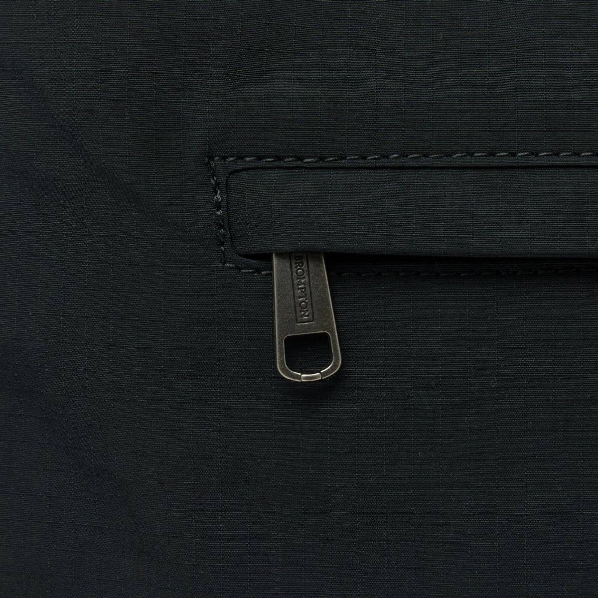 브롬톤 런던(BROMPTON LONDON) TASLAN RIPSTOP HOBO BAG - BLACK (P255ACR402)