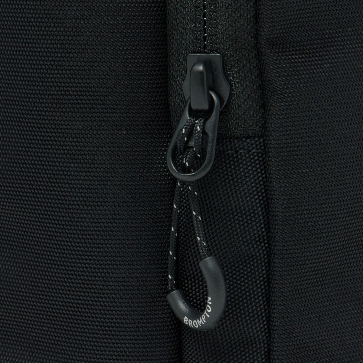 브롬톤 런던(BROMPTON LONDON) REPLECTIVE TUMBLER BAG - BLACK (P255AMB101)