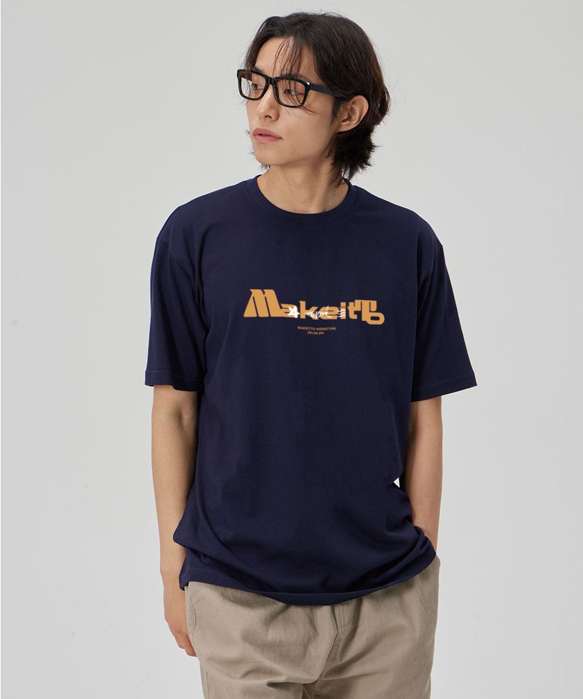메이킷투(MAKEITTO) [BOLD LETTERING] CREW NECK TEE_NAVY