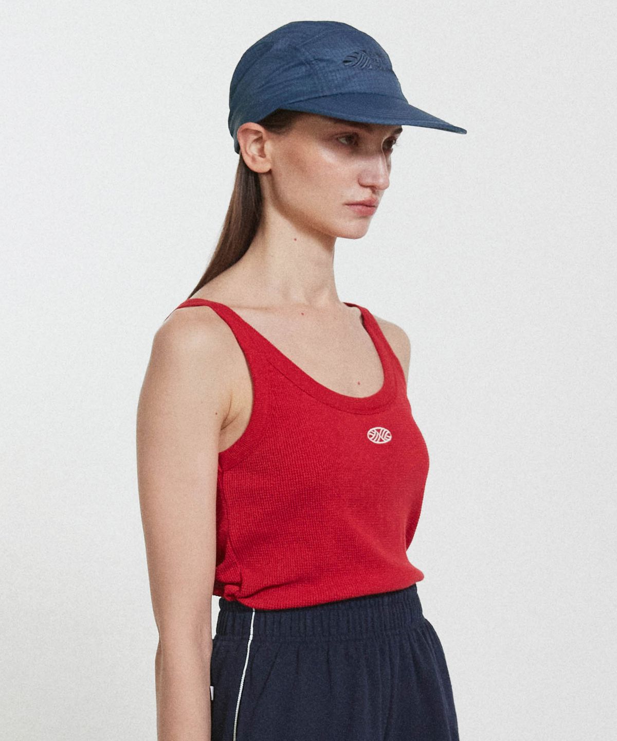 미나수(MENASOO) Track Logo Reversible Waffle Sleeveless_Red