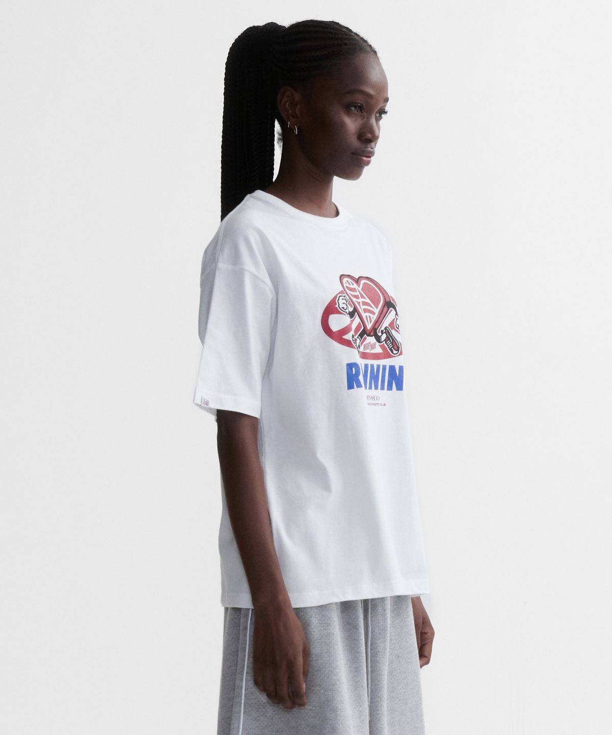미나수(MENASOO) New Big Hearttrack Graphic T Shirt_White
