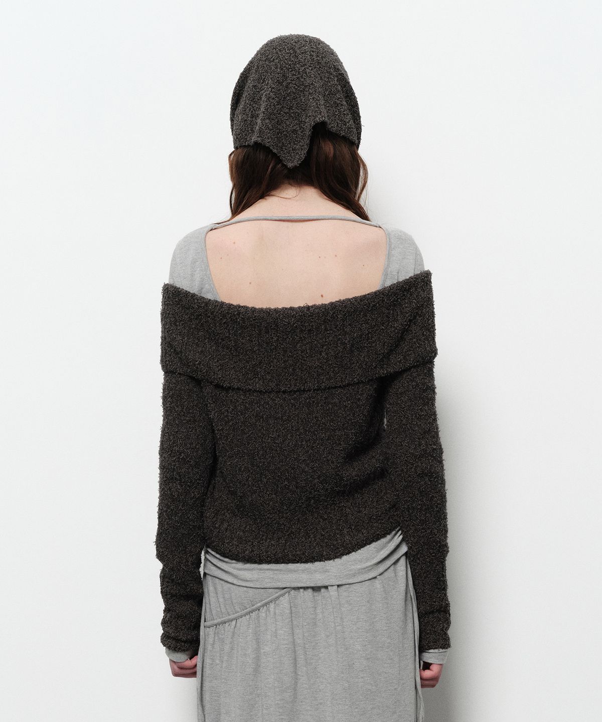 다이애그널(DIAGONAL) OFF SHOULDER BUTTON CARDIGAN (black)