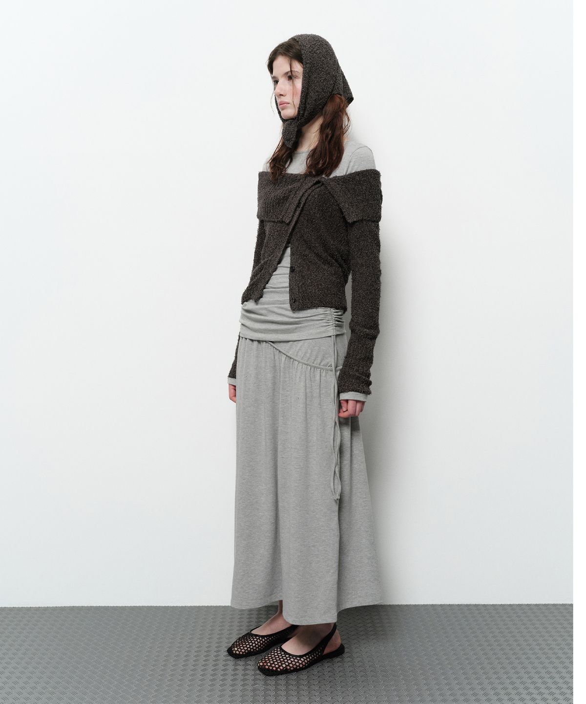 다이애그널(DIAGONAL) OFF SHOULDER BUTTON CARDIGAN (black)