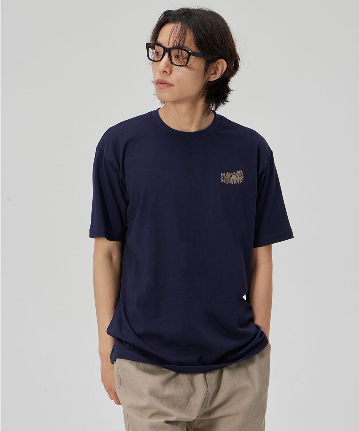 메이킷투(MAKEITTO) [GRAFFITI LOGO] CREW NECK TEE_NAVY