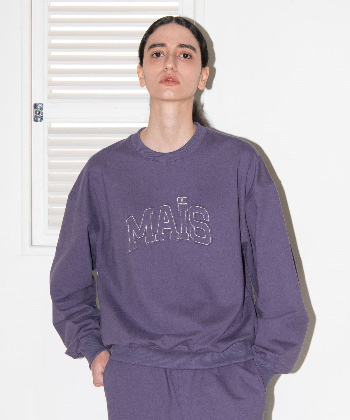 마이스(MAIS) APPLIQUE LOGO SWEATSHIRT / PURPLE