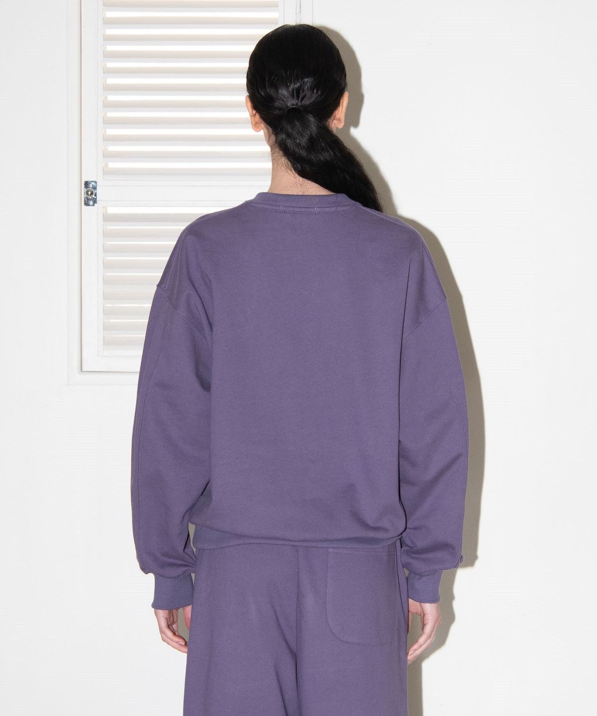 마이스(MAIS) APPLIQUE LOGO SWEATSHIRT / PURPLE