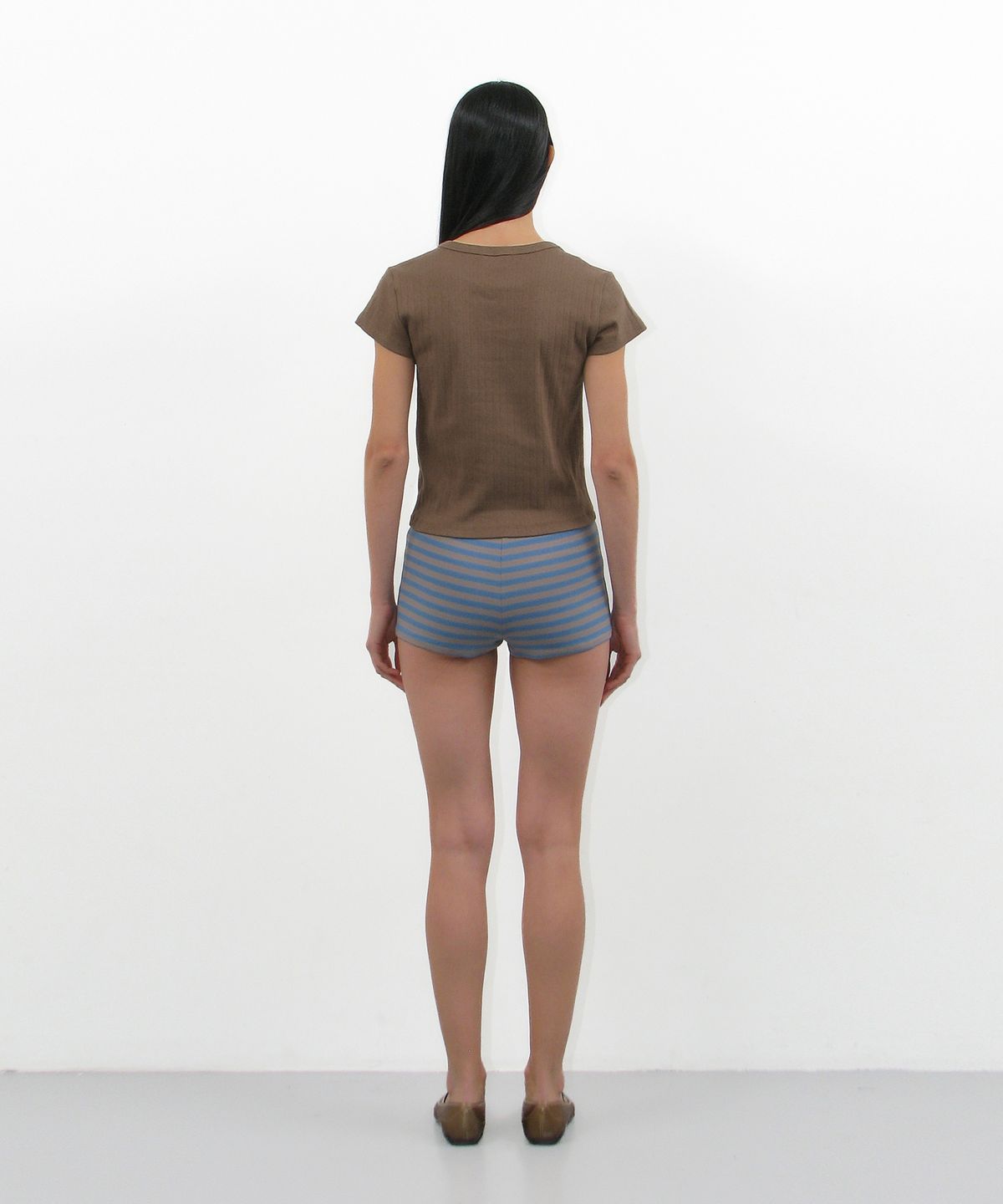 파르티멘토 우먼(PARTIMENTO WOMEN) 레이스 펀칭 90s 숏슬리브 티_브라운
