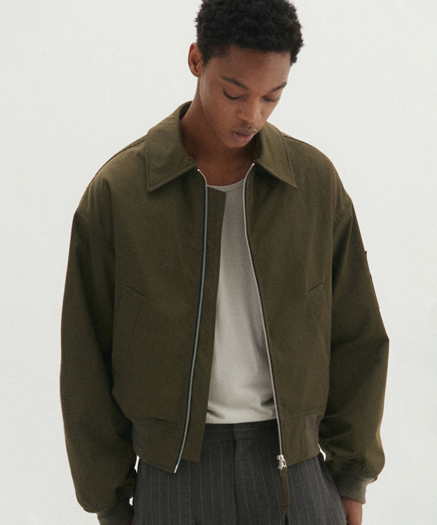 シビラ 現行 ノーカラーブルゾン カーキ ジップアップ M Sybilla（シビラ）のノーカラージャケット｜おすすめから探す