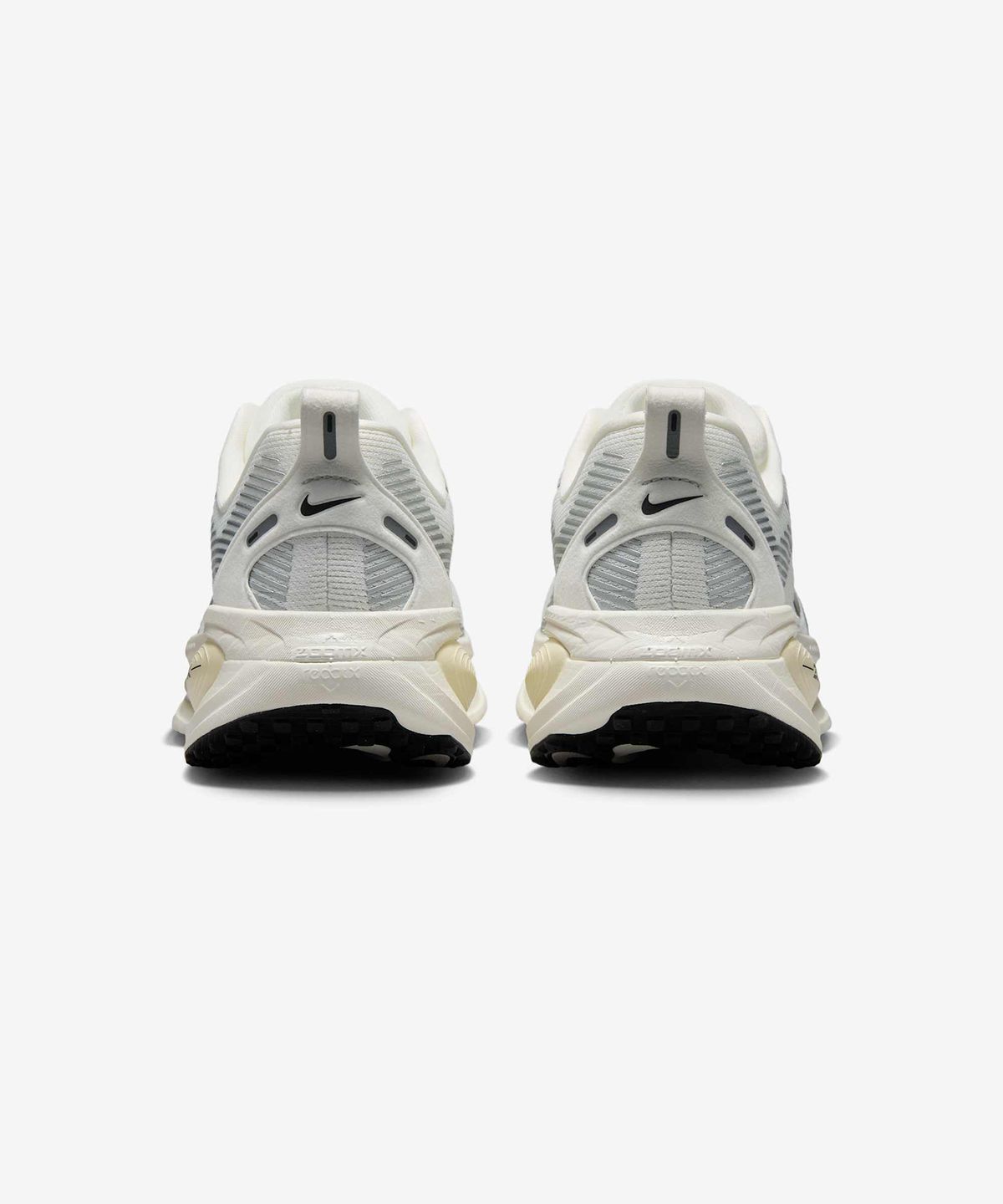 나이키(NIKE) 보메로 18 W - 서밋 화이트:코코넛 밀크:코코넛 밀크:블랙 / HM6804-101