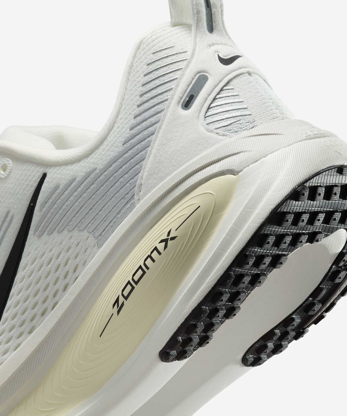 나이키(NIKE) 보메로 18 W - 서밋 화이트:코코넛 밀크:코코넛 밀크:블랙 / HM6804-101