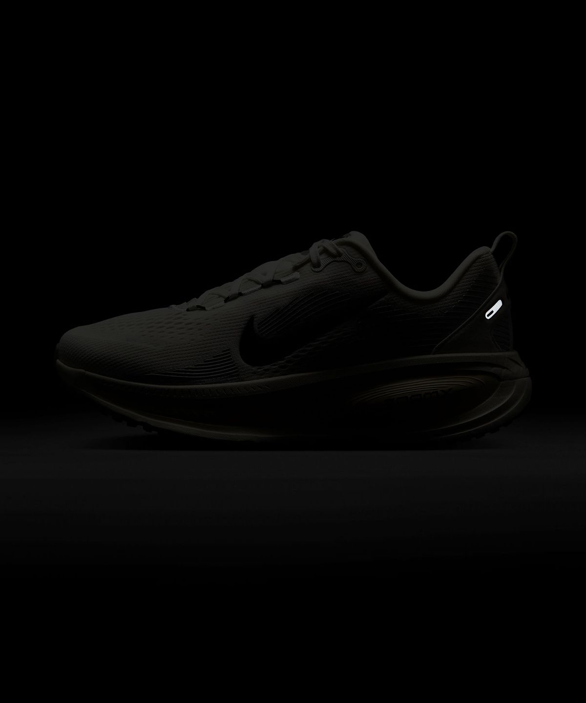 나이키(NIKE) 보메로 18 W - 서밋 화이트:코코넛 밀크:코코넛 밀크:블랙 / HM6804-101