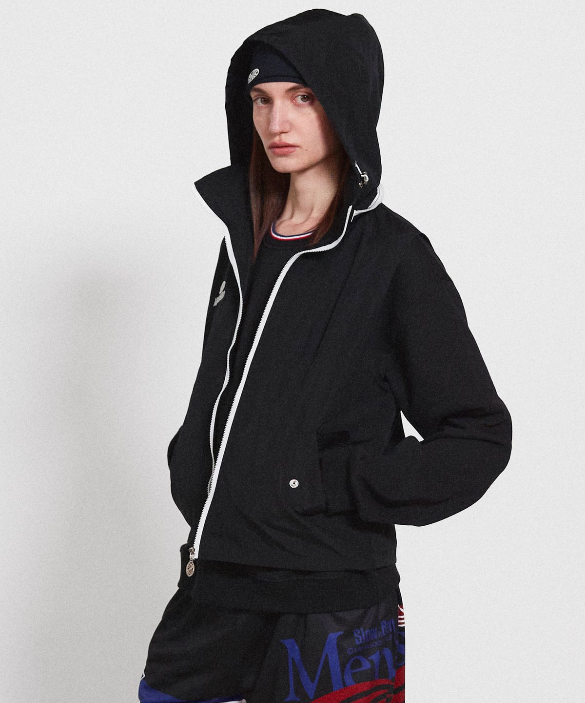 미나수(MENASOO) Highneck Hood Vest_Black