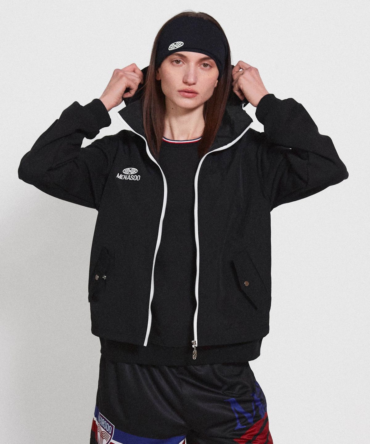 미나수(MENASOO) Highneck Hood Vest_Black