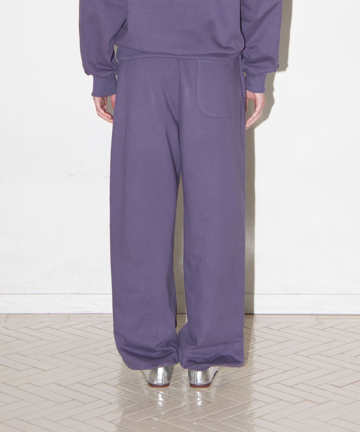 마이스(MAIS) PETIT MAIS LOGO SWEAT PANTS / PURPLE