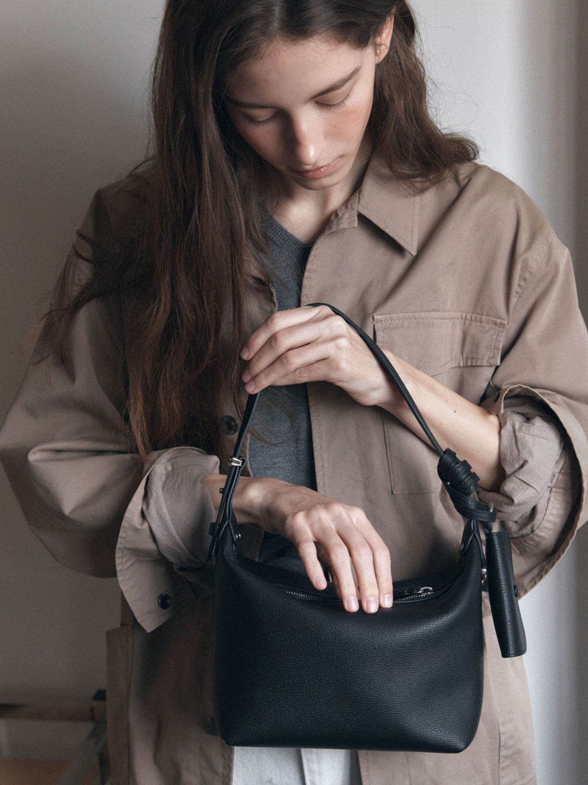 드메리엘(DEMERIEL) Veneta Volume Bag Black