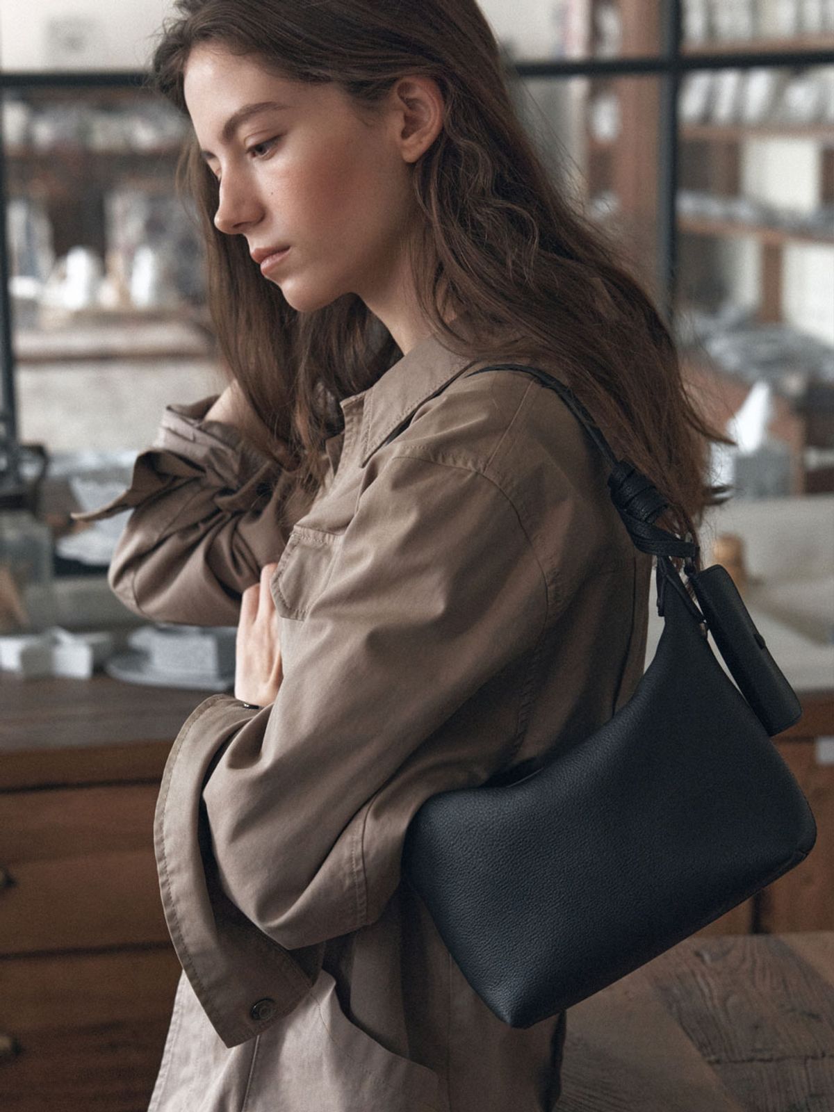드메리엘(DEMERIEL) Veneta Volume Bag Black