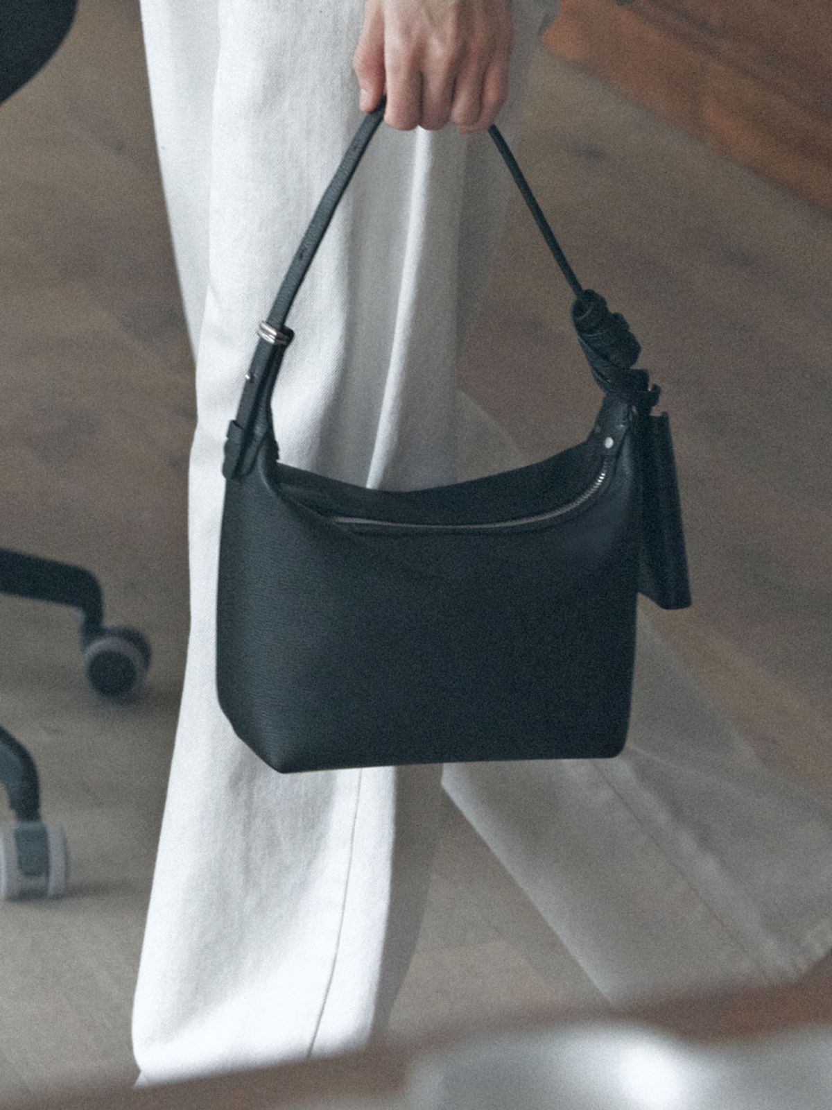 드메리엘(DEMERIEL) Veneta Volume Bag Black