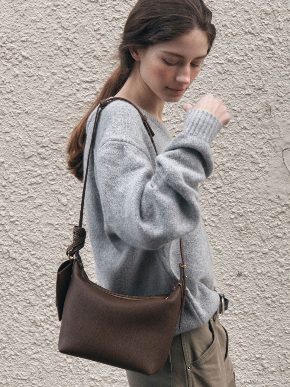 MUSINSA公式 | DEMERIEL Veneta Volume Bag Mocha