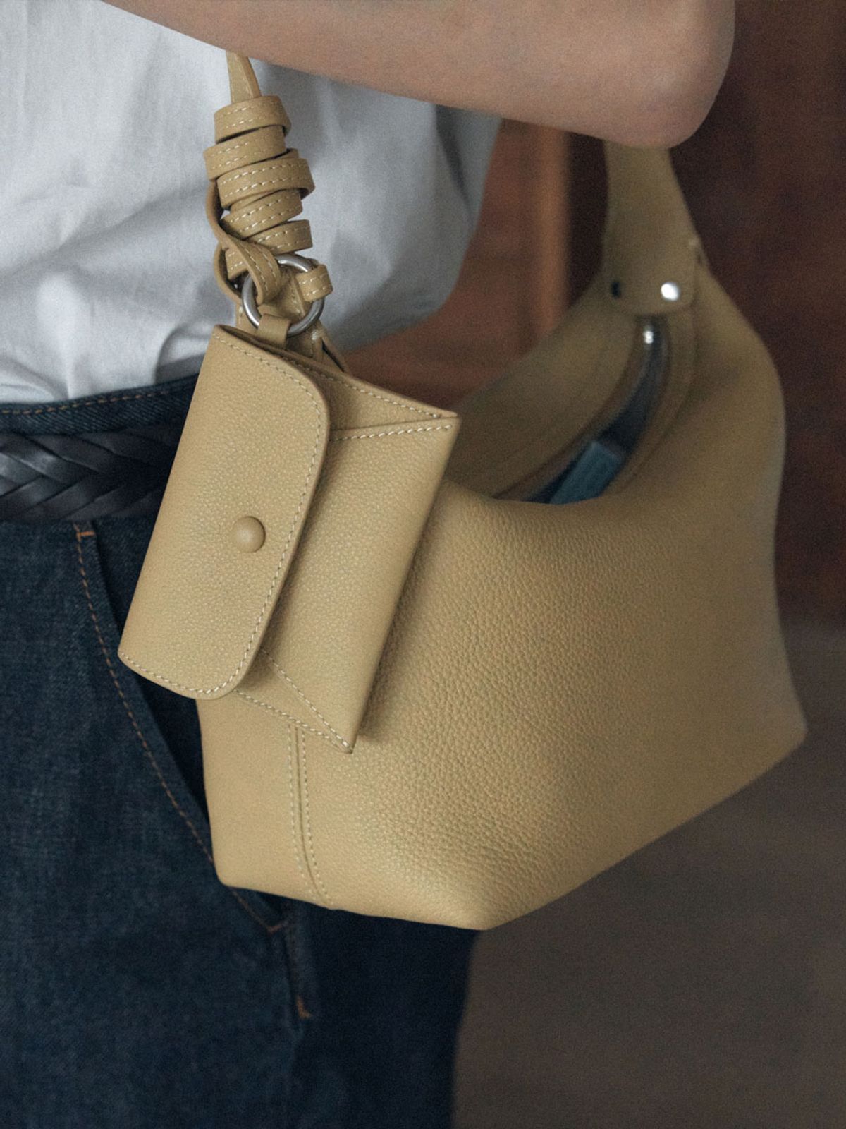 드메리엘(DEMERIEL) Veneta Volume Bag Butter Beige