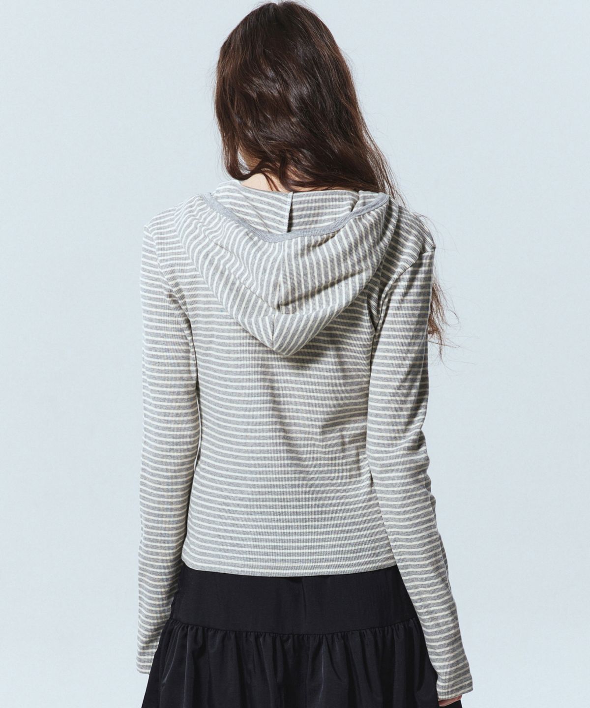 닉앤니콜(NICK&NICOLE) HOODY MINIMALISM STRIPE SLIM TOP_GRAY