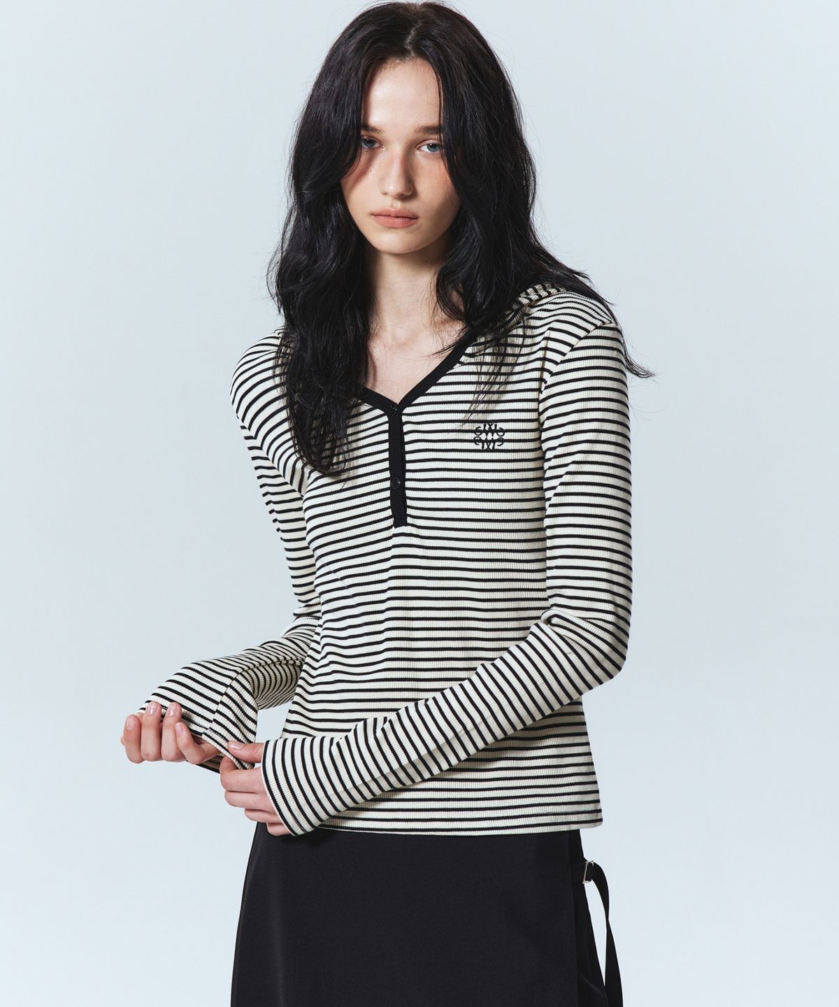 닉앤니콜(NICK&NICOLE) HOODY MINIMALISM STRIPE SLIM TOP_IVORY