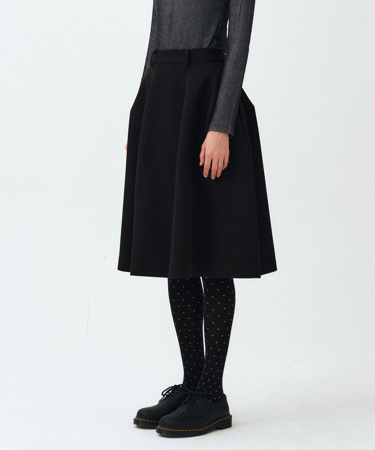 마이스(MAIS) BLACK UNEVEN MIDI SKIRT