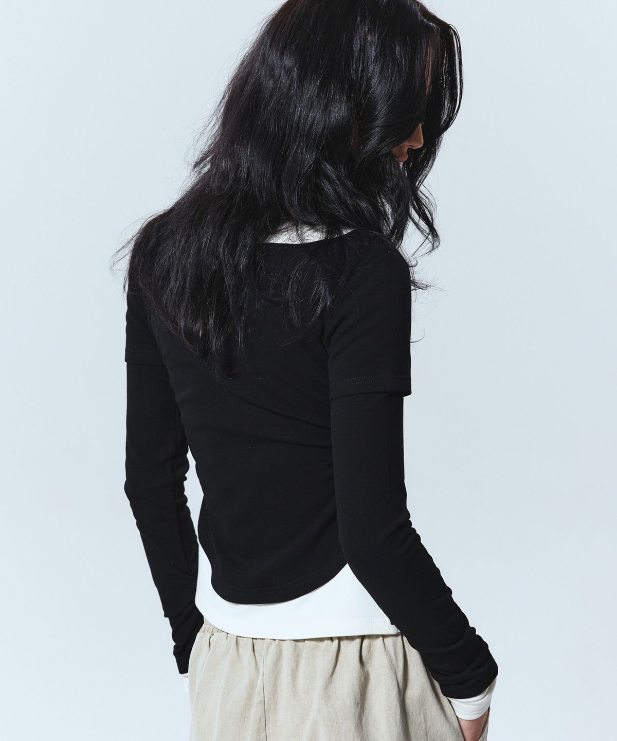닉앤니콜(NICK&NICOLE) NICOLE SHRRING LAYERED SLEEVE TOP_BLACK