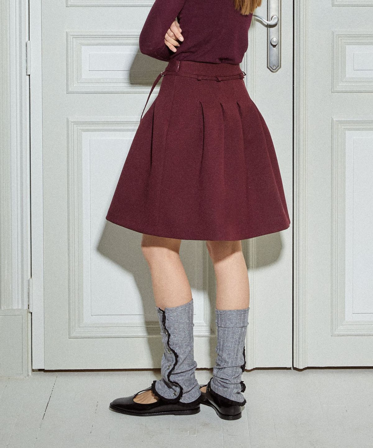 마이스(MAIS) VOLUME PLEATS MINI SKIRT / BURGUNDY