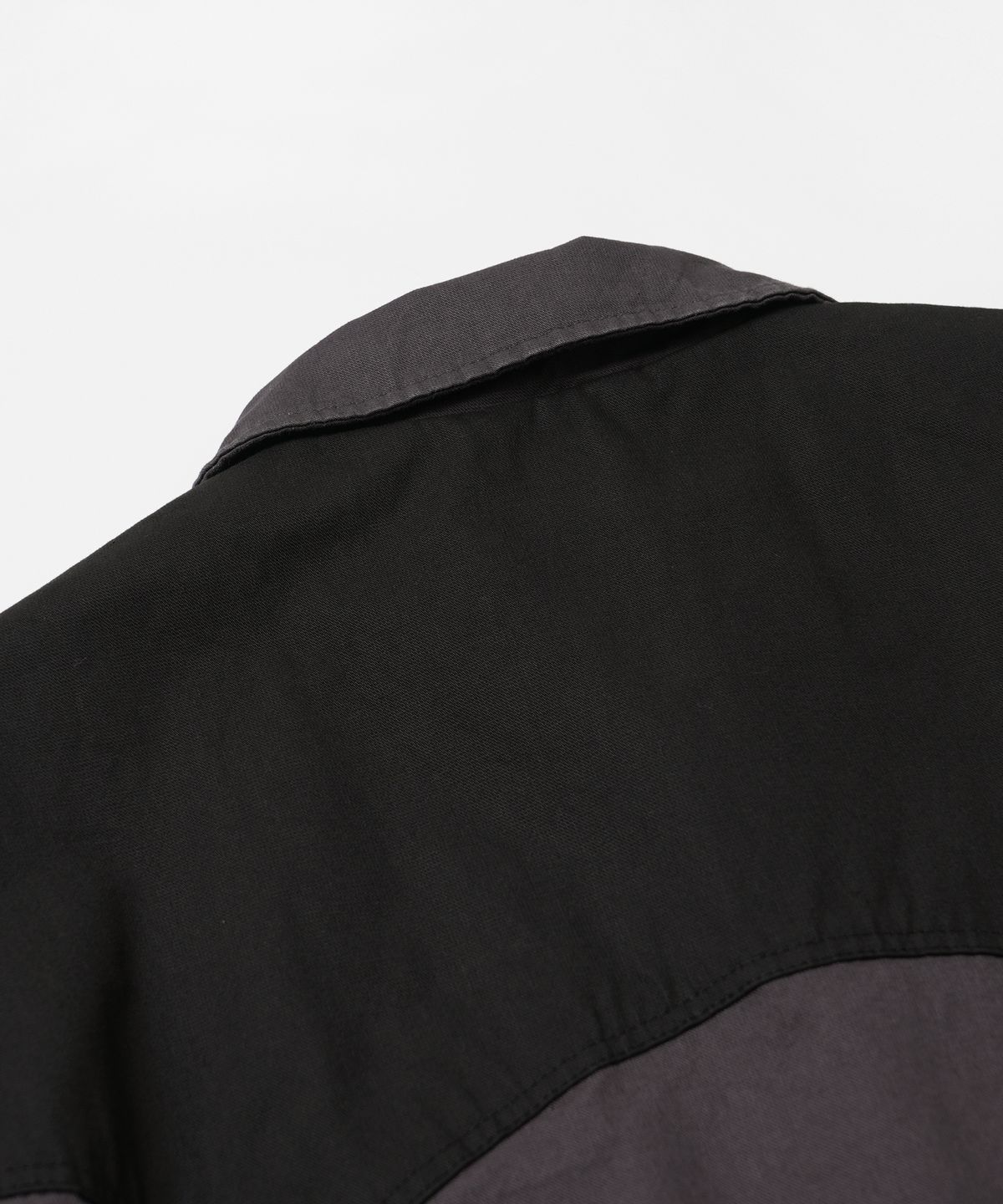 프리즘웍스(FRIZMWORKS) BARSTOW COACH JACKET _ CHARCOAL