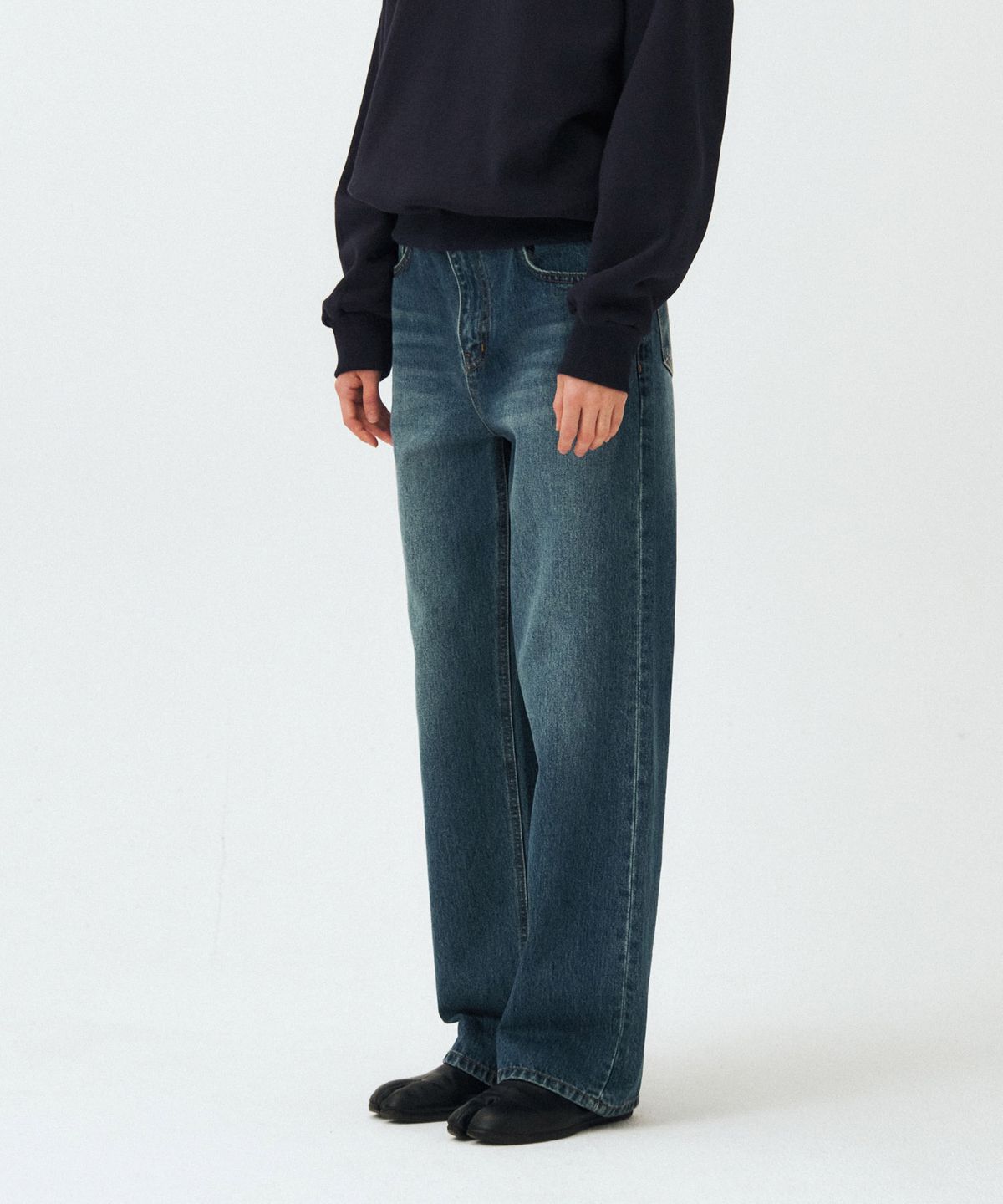 마이스(MAIS) BLUE WASHED SEMI WIDE JEANS