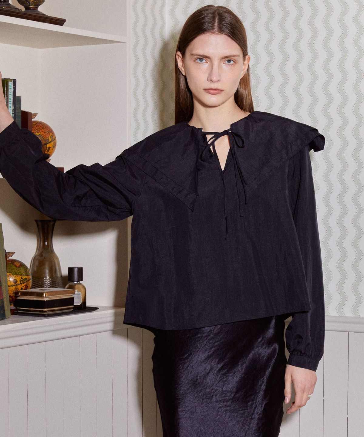 마이스(MAIS) DOUBLE BIG COLLAR SAILOR BLOUSE / BLACK