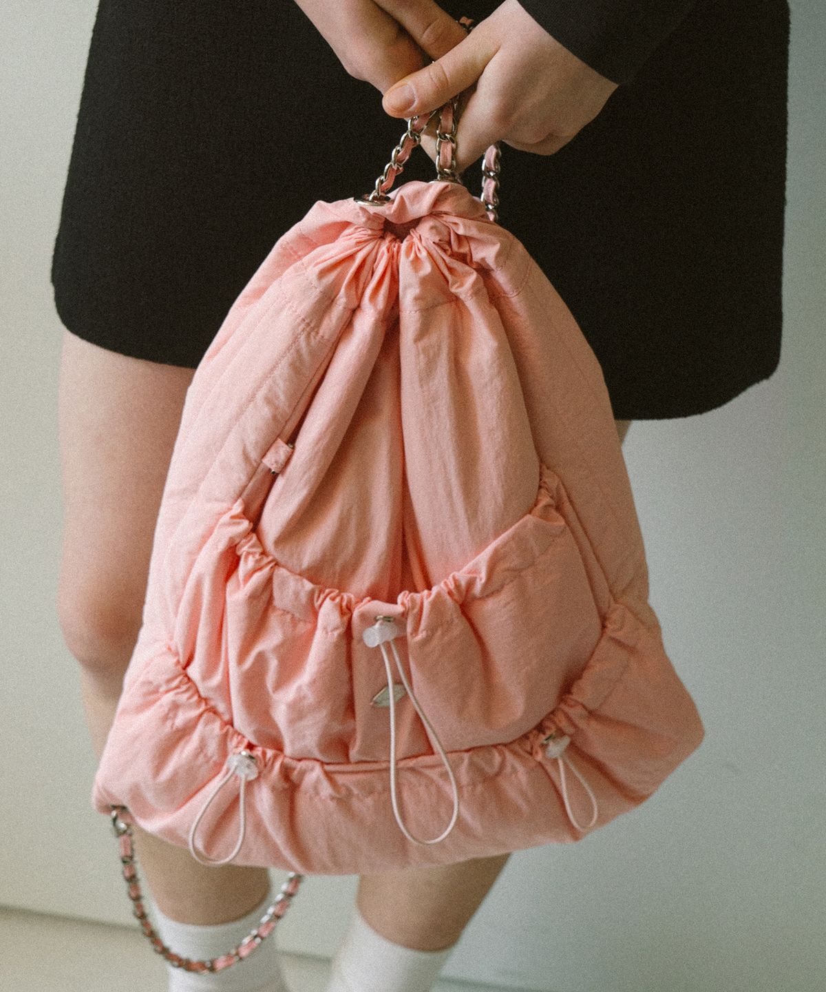 엽페(YUPPE) RIBBON CHAIN BACKPACK_PINK