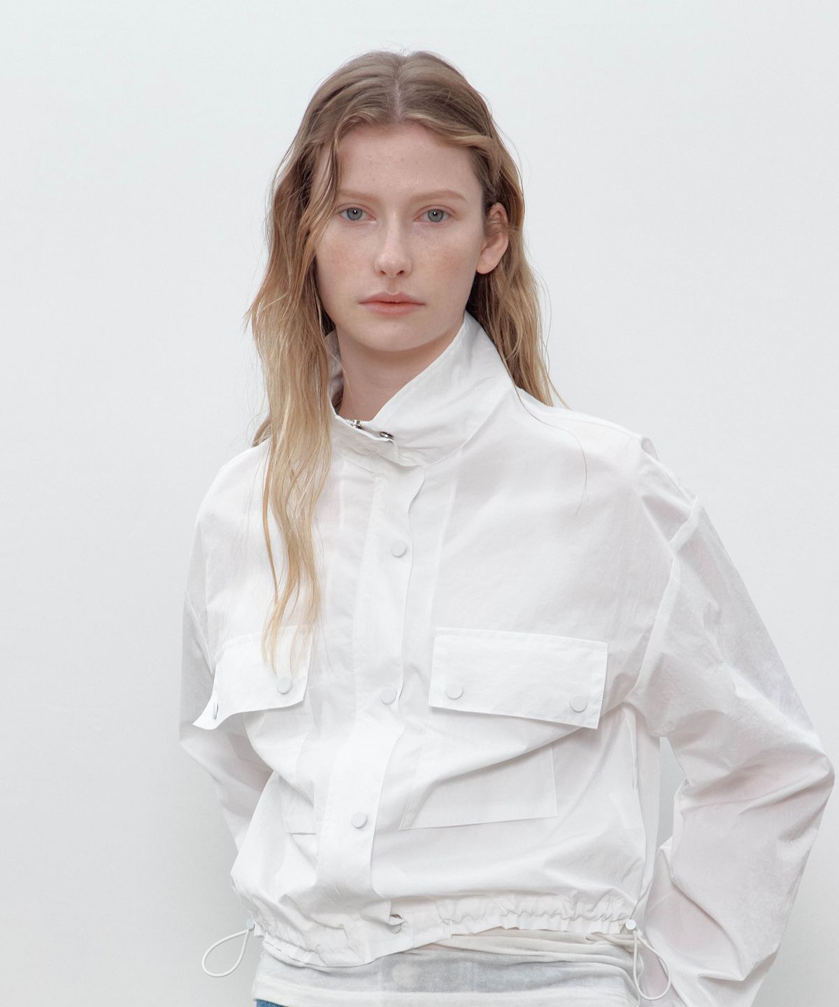 더마고(THEMARGOT) CROP POCKET WINDBREAKER (WHITE)