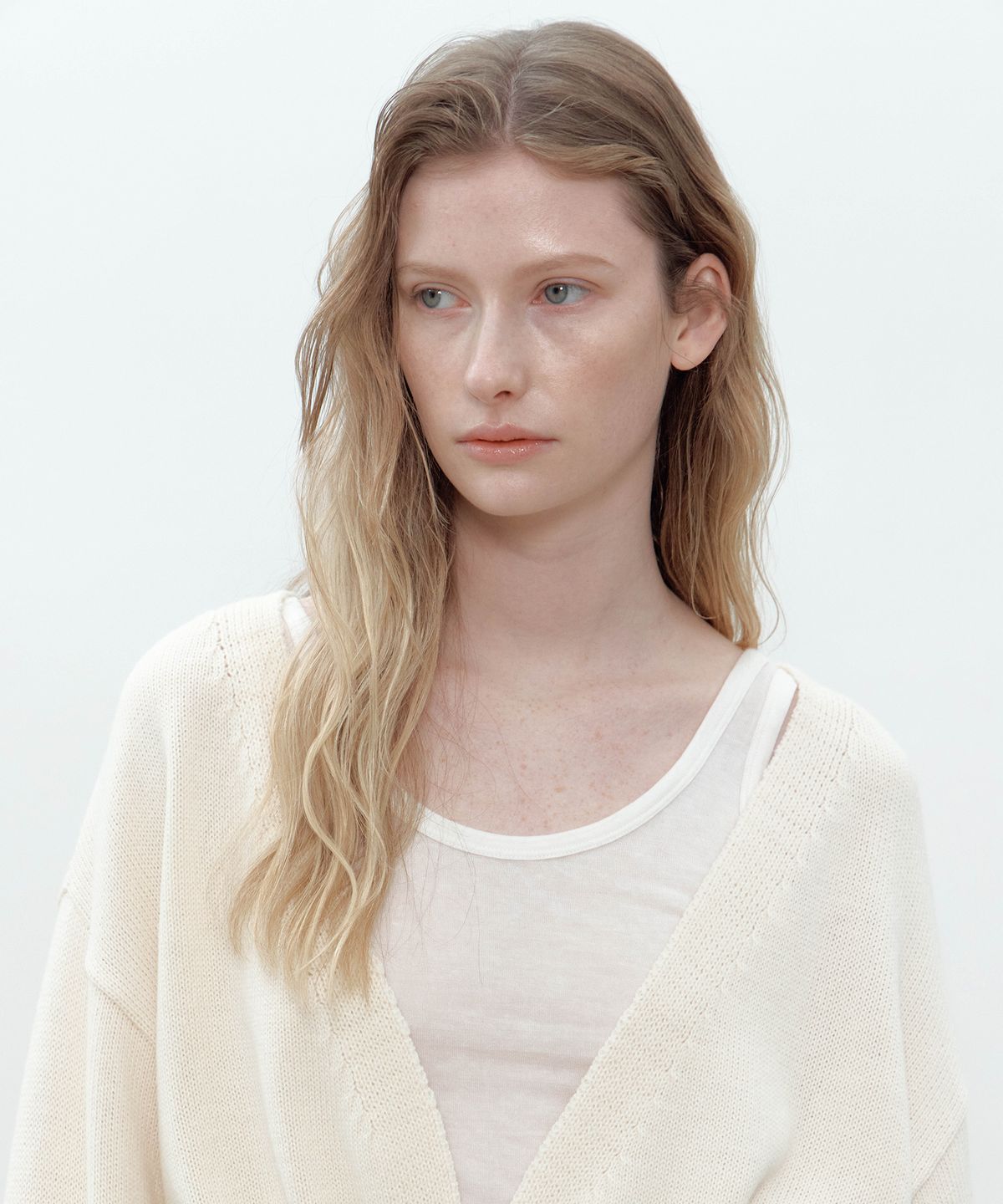 더마고(THEMARGOT) WOOL BLEND WRAP CARDIGAN (CREAM)